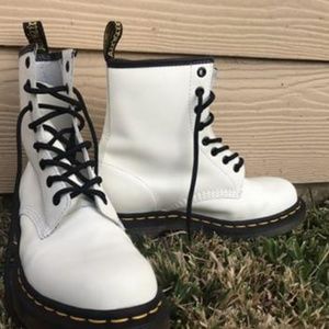 WHITE DR MARTENS